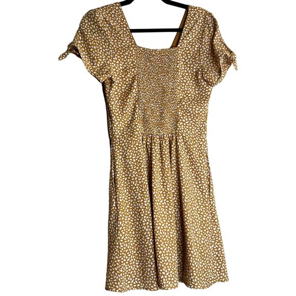 Abercrombie & Fitch Dress Women Size ST Yellow Smoking Pockets Fit & Flare - Picture 2 of 15